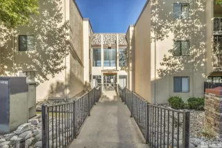 Photo #3: 240011952 Listing 