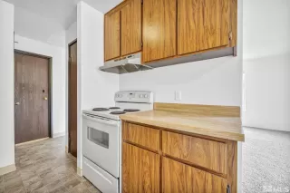 Photo #5: 240011995 Listing