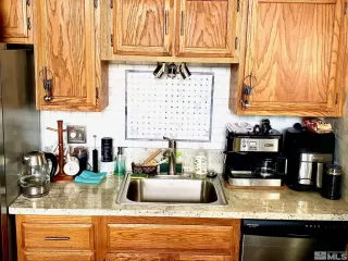 Photo #6: 240012011 Listing 