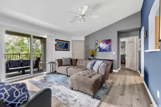 Photo #1: 240012047 Listing