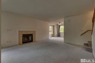 Photo #4: 240012155 Listing