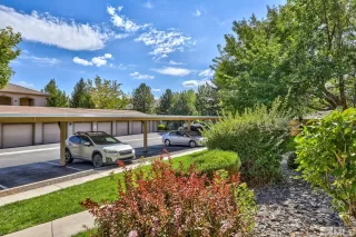 Photo #3: 240012189 Listing