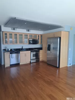 Photo #3: 240012301 Listing