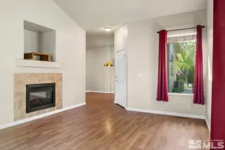 Photo #3: 240012391 Listing