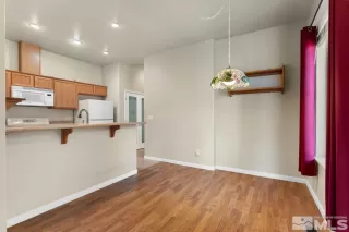 Photo #4: 240012391 Listing