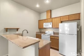 Photo #6: 240012391 Listing