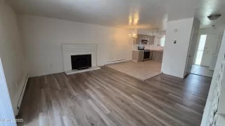 Photo #1: 240012403 Listing 