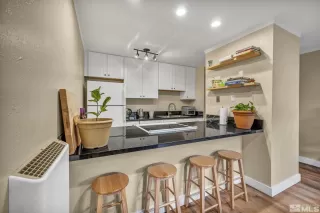 Photo #1: 240012438 Listing 