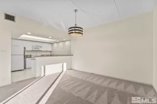 Photo #6: 240012457 Listing 