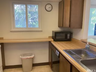 Photo #6: 240012556 Listing