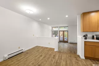 Photo #4: 240012575 Listing 