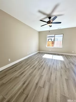 Photo #5: 240012611 Listing