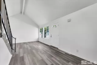 Photo #4: 240012652 Listing