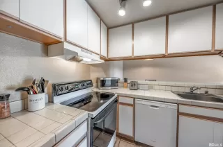 Photo #4: 240012665 Listing