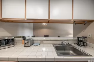 Photo #5: 240012665 Listing