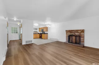 Photo #4: 240012745 Listing