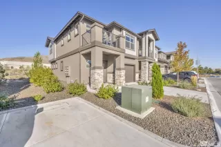 Photo #2: 240012749 Listing