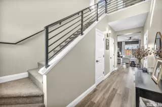 Photo #3: 240012749 Listing