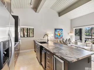 Photo #3: 240012755 Listing 