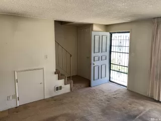 Photo #5: 240012799 Listing