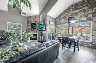 Photo #6: 240012817 Listing