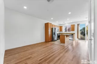 Photo #3: 240012863 Listing 