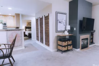 Photo #3: 240012889 Listing