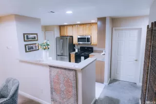 Photo #6: 240012889 Listing