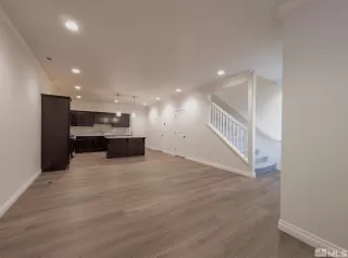 Photo #2: 240012928 Listing 