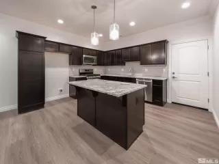 Photo #5: 240012928 Listing 