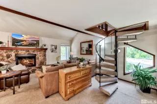 Photo #4: 240012952 Listing