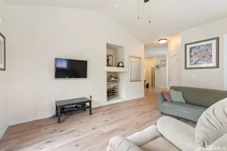 Photo #4: 240012993 Listing