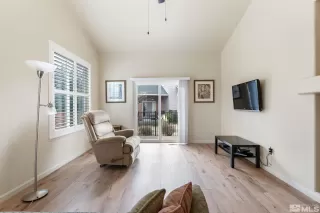 Photo #5: 240012993 Listing