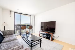 Photo #2: 240013032 Listing 