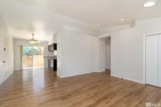 Photo #2: 240013078 Listing