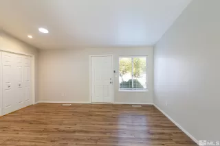 Photo #3: 240013078 Listing