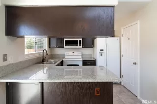 Photo #6: 240013078 Listing