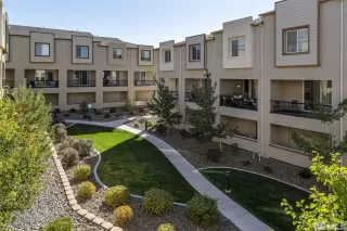 Photo #1: 240013111 Listing