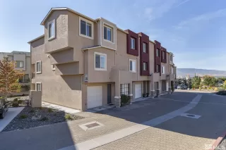 Photo #2: 240013111 Listing