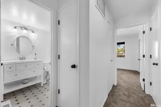 Photo #2: 240013526 Listing 