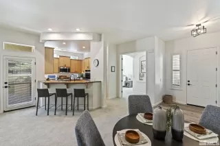 Photo #4: 240013548 Listing