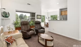 Photo #3: 240013596 Listing 