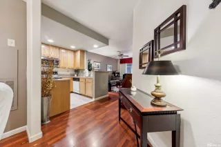 Photo #5: 240013692 Listing