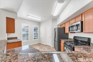 Photo #2: 240013715 Listing