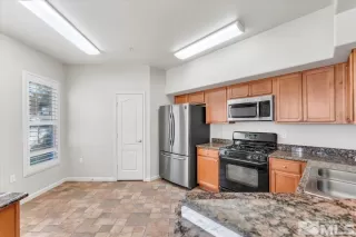 Photo #3: 240013715 Listing