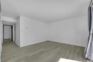 Photo #4: 240013760 Listing