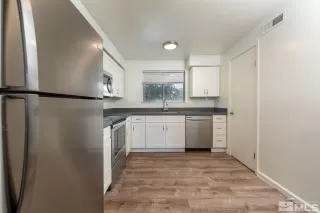 Photo #6: 240013875 Listing