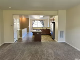 Photo #5: 240013877 Listing 