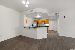 Photo #1: 240014051 Listing