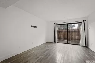 Photo #3: 240014509 Listing 